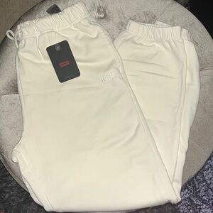 Levi’s off white heavyweight jogger style sweatpants, new